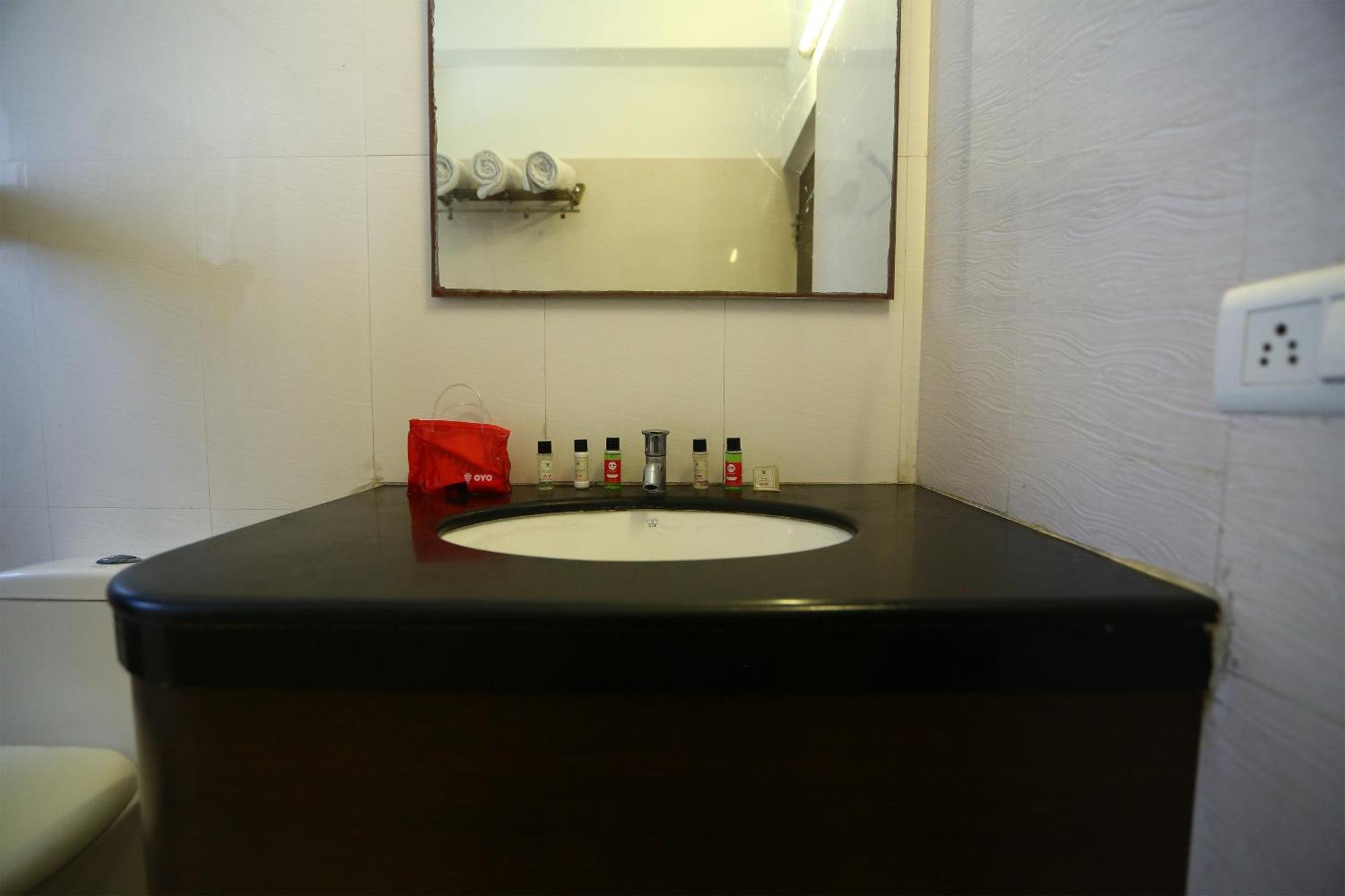 Hotel O Nimalan Residency Chennai Exterior foto